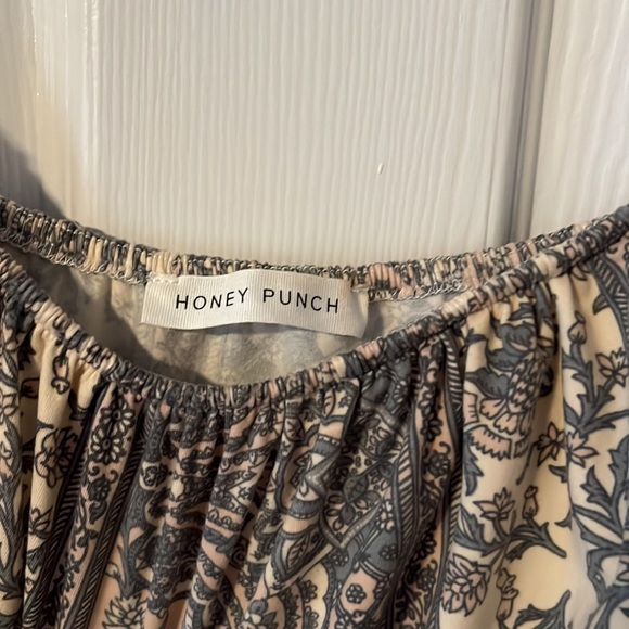 Honey Punch size M off the shoulder dress - Picture 2 of 5